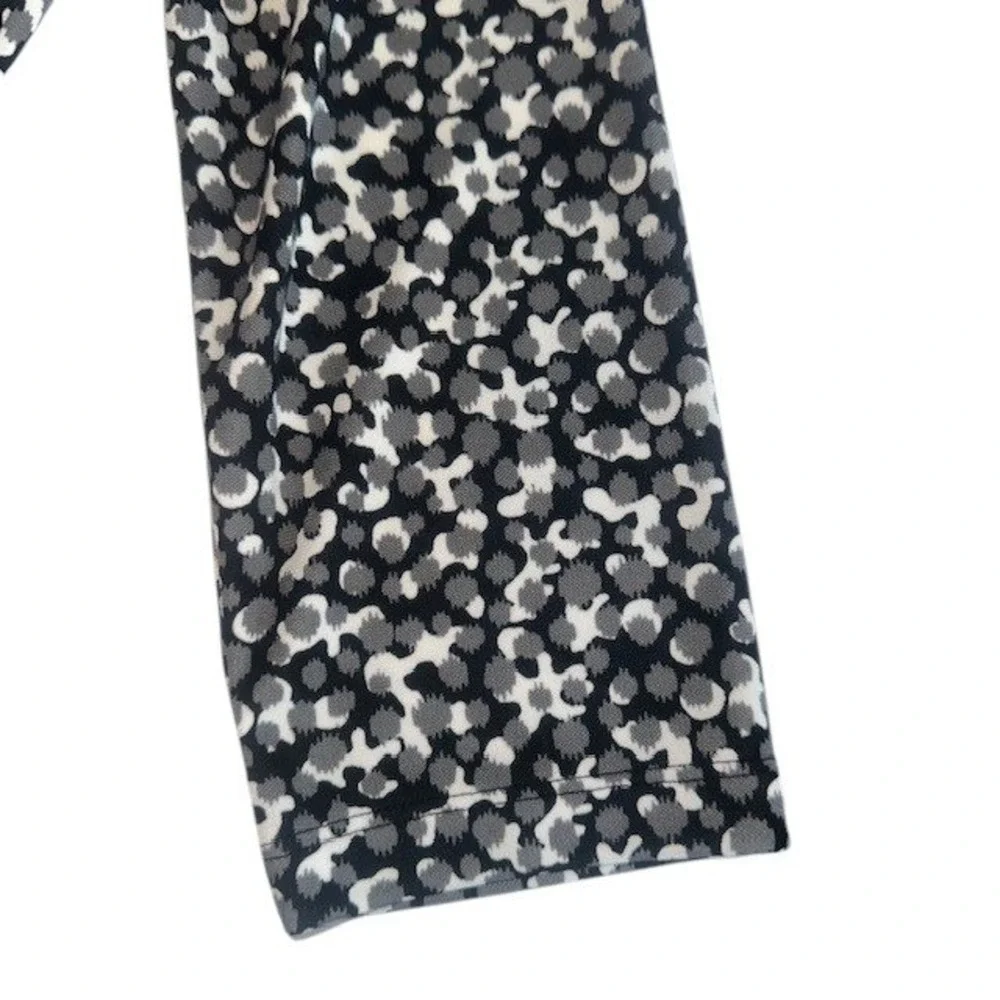 Talbots Knit Dress 3/4 Sleeve Faux‎ Wrap Black Gray White Print Dress Size LP - Picture 8 of 10